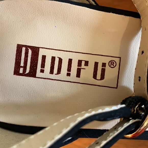 DIDIFU block heels Size 8.5 NWT - Picture 8 of 9